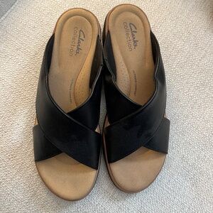 Clarks Sandals Shoes Womens Size 8.5 Medium Leather Slide Comfort Casual